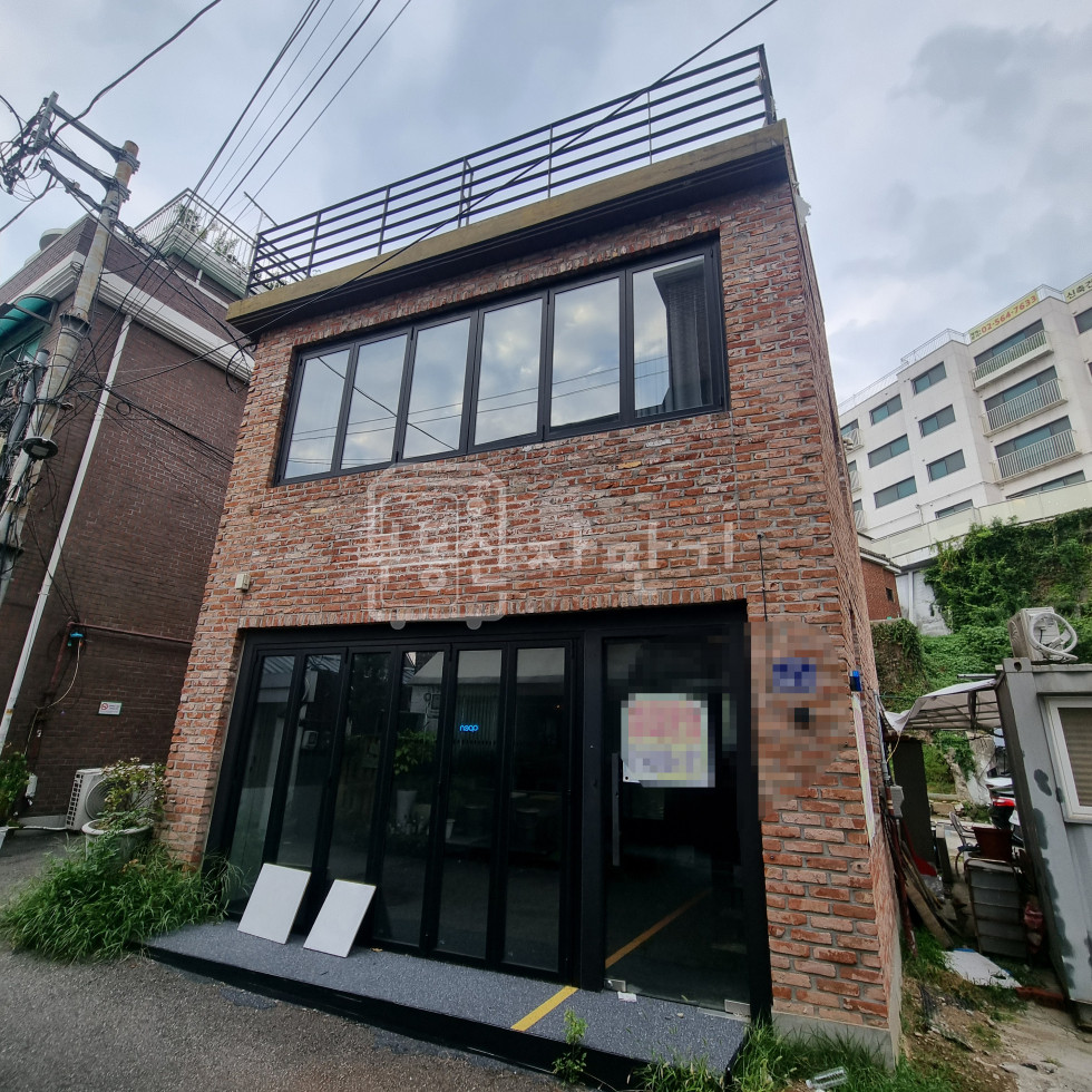 서울 용산구 이태원동 이태원역 도보 5분, 역세권 지상2층~지상1층 건물 통임대 월세 매물번호 27937 사진 1