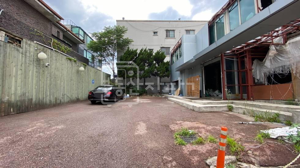 서울 강남구 논현동 학동역 7분, 지상2층건물 준통임대(지하1층제외) 월세 매물번호 18660 사진 2