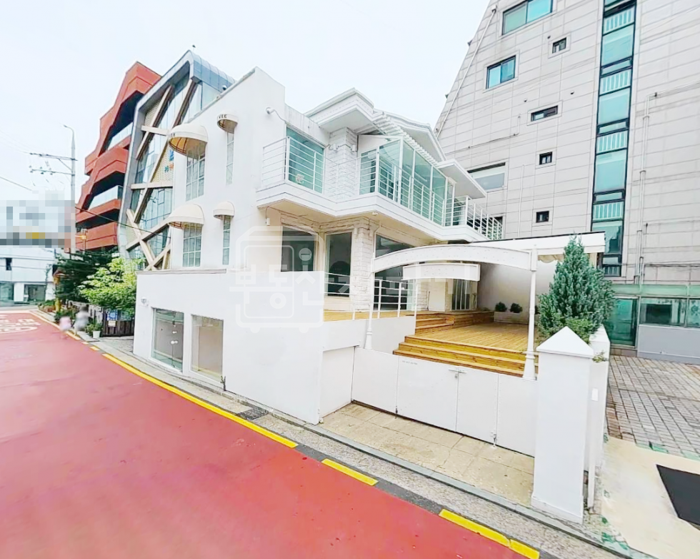 서울 강남구 신사동 신사역 7분, 지상2층~지하1층 단독건물 통임대 월세 매물번호 28170 사진 1