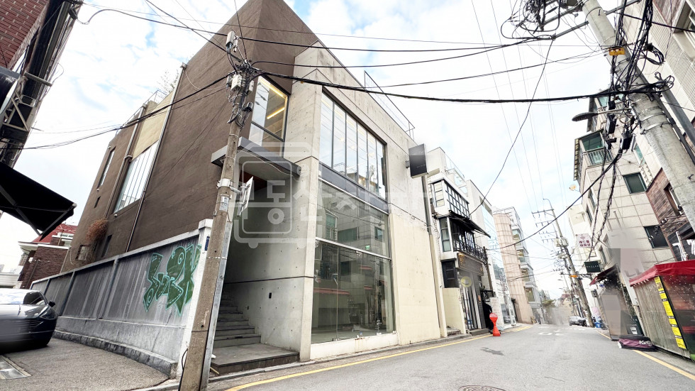 서울 강남구 신사동 신사역 8분, 지상3층~지하1층 단독건물 통임대 월세 매물번호 28107 사진 1