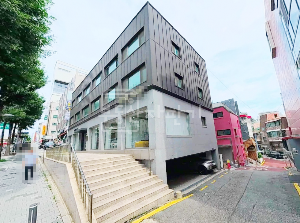 서울 서초구 반포동 논현역 2분, 지상3층건물 준통임대(3층제외) 월세 매물번호 28090 사진 1
