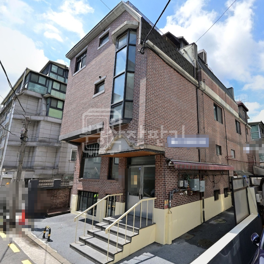서울 강남구 신사동 신사역 도보 8분 세로수길 이면도로, 지상4층~지하 1층 단독건물 통임대 월세 매물번호 27950 사진 1