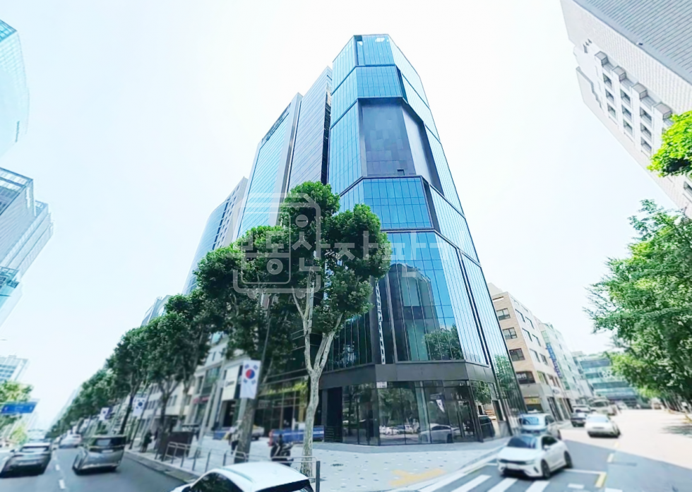 서울 강남구 역삼동 역삼역 2분, 대로변, 지상15층건물 준통임대(지하1층~지상5층임대) 월세 매물번호 28294 사진 1