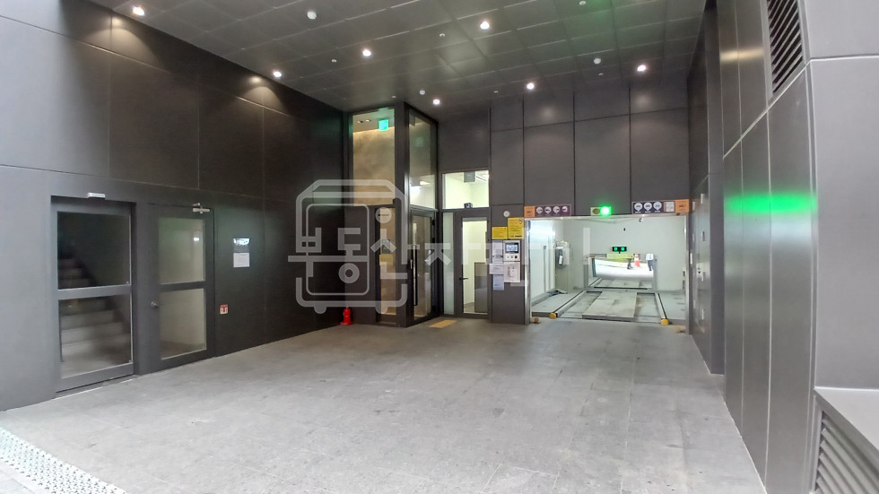 서울 강남구 역삼동 역삼역 2분, 대로변, 지상15층건물 준통임대(지하1층~지상5층임대) 월세 매물번호 28294 사진 39