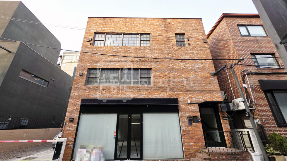 서울 강남구 신사동 압구정로데오역 7분, 지상4층~1층 단독건물 통임대 월세 매물번호 28163 사진 2