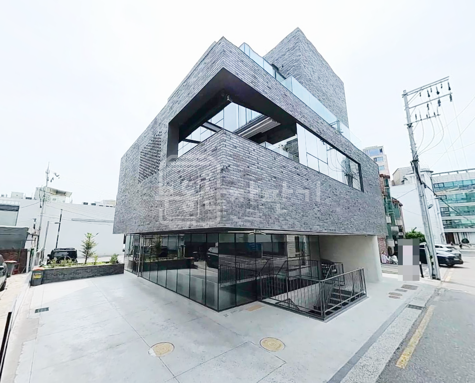 서울 강남구 신사동 압구정로데오역 9분, 지상4층~지하1층 단독건물 통임대 월세 매물번호 28392 사진 1
