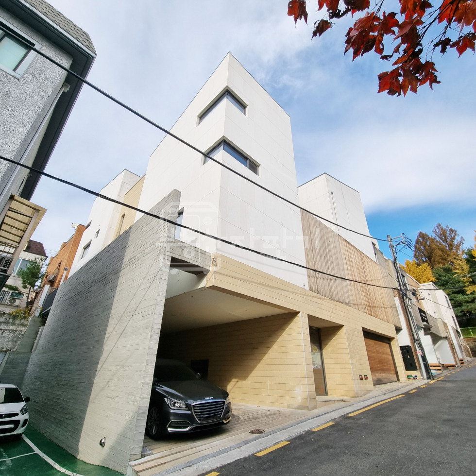 서울 강남구 역삼동 강남역9분 역세권, 지상2층건물 준통임대(지상2층제외) 월세 매물번호 24228 사진 1