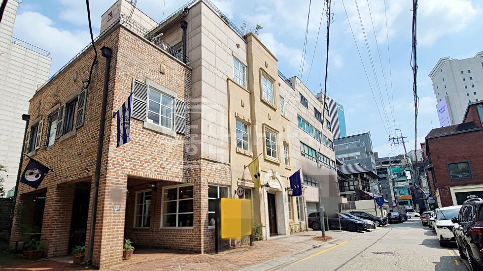 서울 강남구 신사동 압구정로데오역 6분, 지상4층~지하1층 단독건물 통임대 월세 매물번호 28454 사진 1