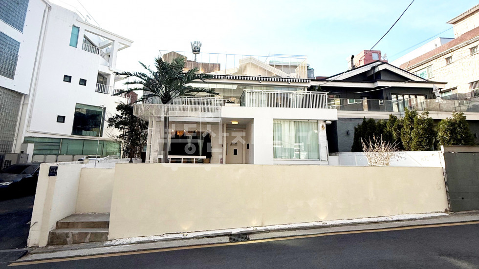 서울 강남구 신사동 신사역8분, 지상2층~지하1층 단독건물 통임대 월세 매물번호 23131 사진 2