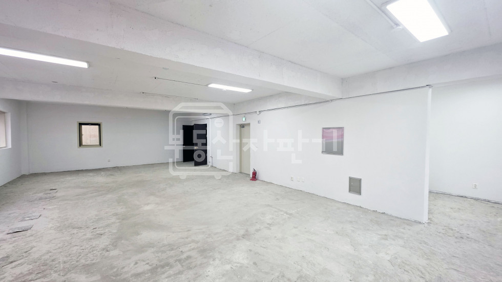 서울 강남구 신사동 신사역3분 가로수길, 지상5층, 지하1층 리모델링건물 통임대 월세 매물번호 16089 사진 10