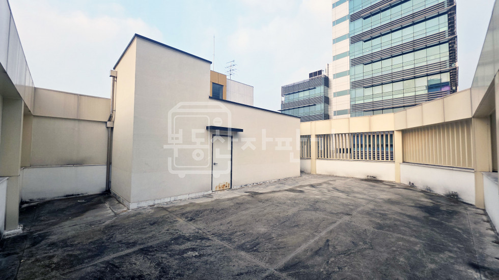 서울 강남구 신사동 신사역3분 가로수길, 지상5층, 지하1층 리모델링건물 통임대 월세 매물번호 16089 사진 20