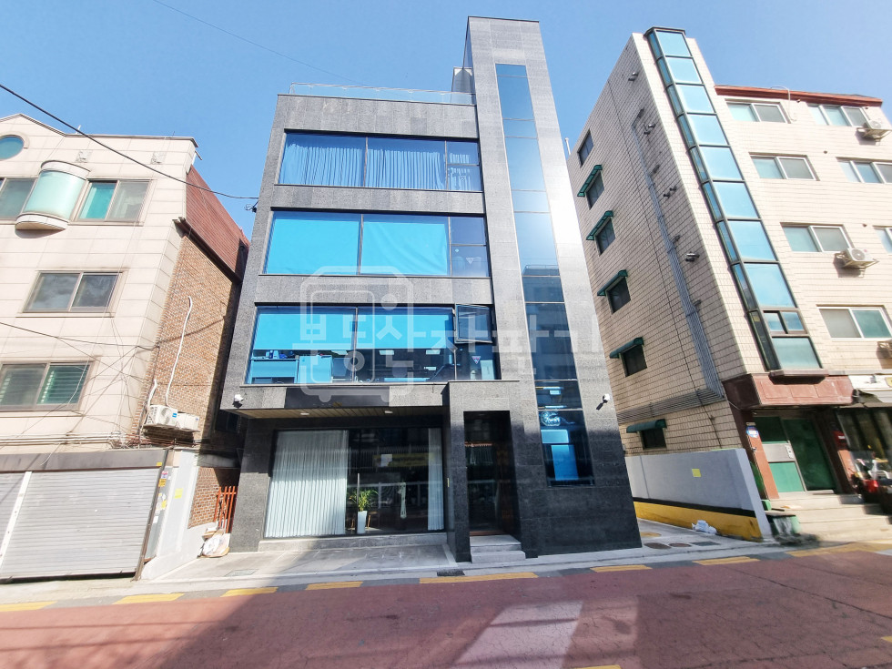 서울 강남구 논현동 논현역 7분, 지상4층~1층 신축급건물 통임대 월세 매물번호 21495 사진 1