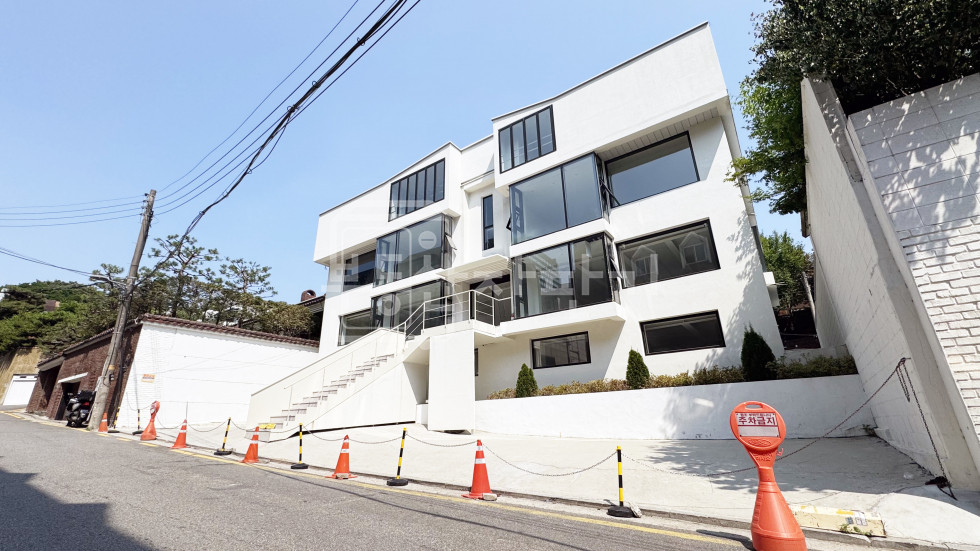 서울 강남구 역삼동 역삼역 6분, 지상2층~지하1층 리모델링건물 통임대 월세 매물번호 27541 사진 1