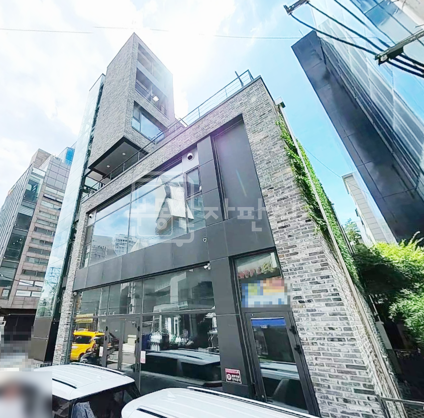서울 강남구 신사동 압구정역 8분, 지상5층~지하3층 단독건물 통임대 월세 매물번호 10041 사진 1