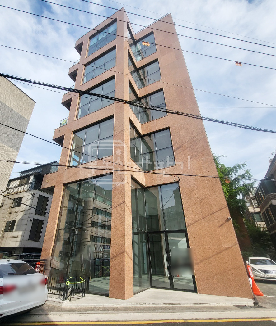 서울 강남구 신사동 신사역 9분, 지상5층건물 준통임대(5층제외) 월세 매물번호 27102 사진 1