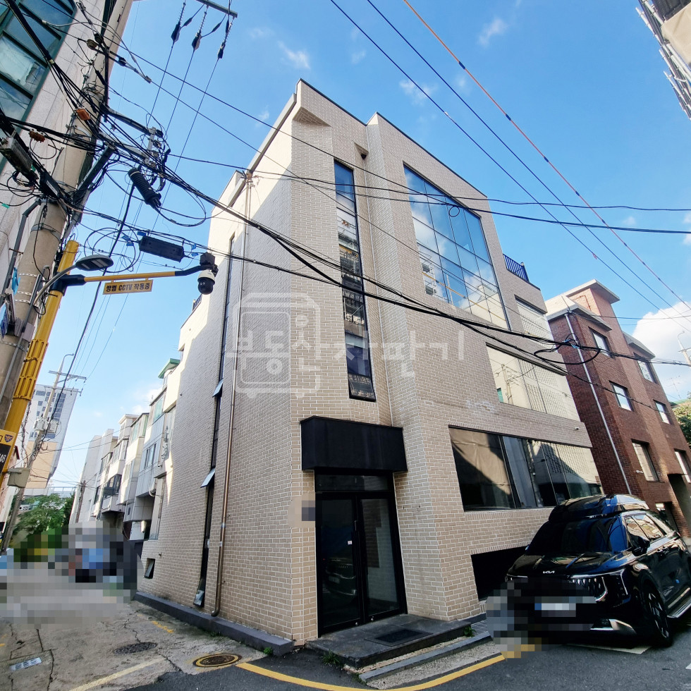 서울 강남구 신사동 압구정역 9분, 지상4층~지하1층 리모델링건물 통임대 월세 매물번호 14223 사진 1