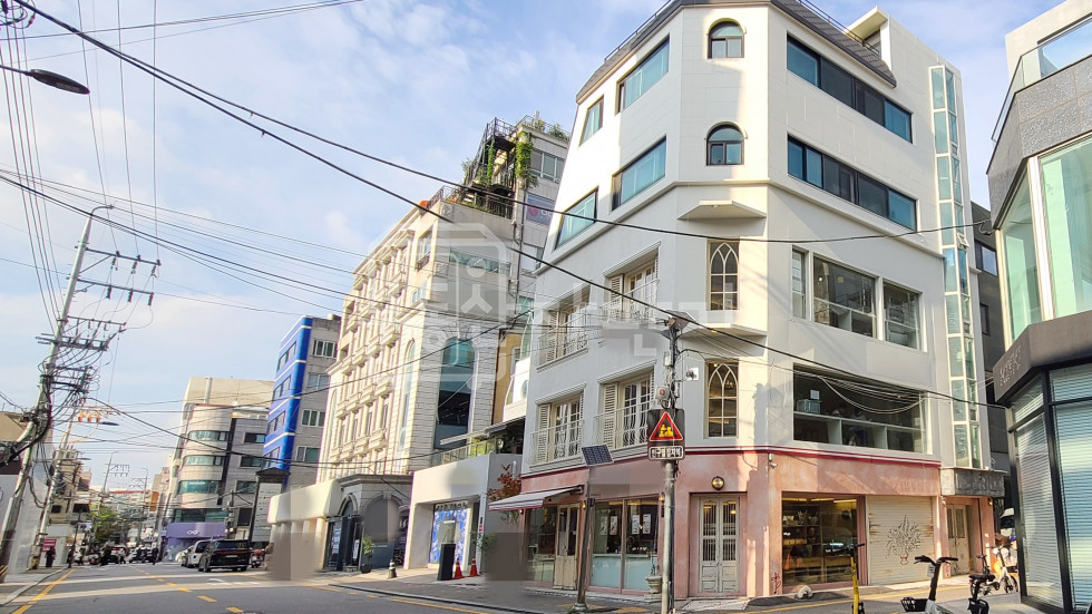 서울 강남구 신사동 압구정로데오역 7분, 지상5층~지하1층 단독건물 통임대 월세 매물번호 27426 사진 1