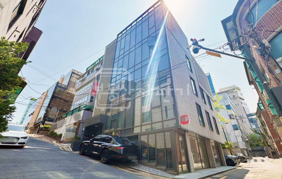 서울 강남구 논현동 강남구청역 3분, 지상5층건물 준통임대(지하1층~지상3층임대) 월세 매물번호 28305 사진 1