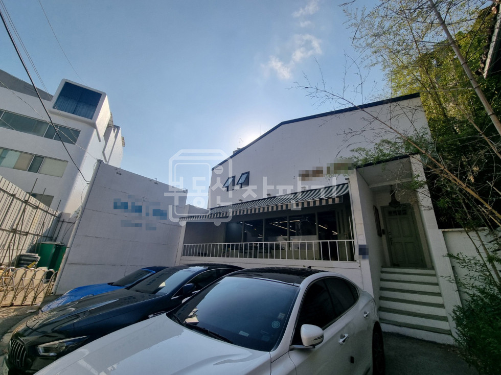 서울 강남구 청담동 압구정로데오역 9분, 지상2층~지하1층 단독건물 통임대 월세 매물번호 27094 사진 2