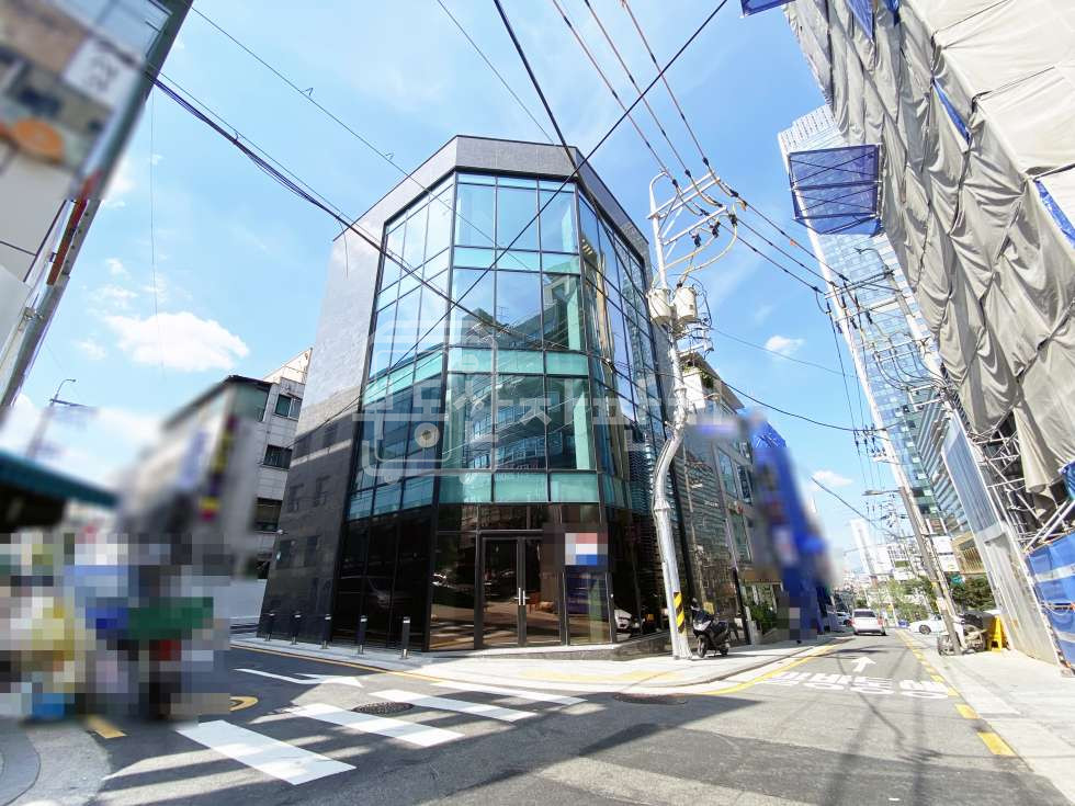 서울 강남구 역삼동 역삼역 7분, 지상4층건물 준통임대(1층제외) 월세 매물번호 27470 사진 1